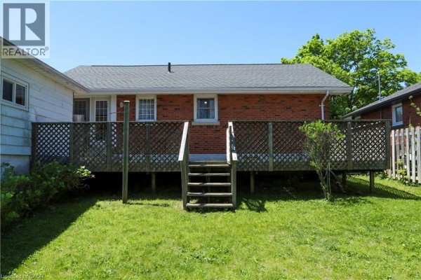 15 Richard Avenue, Simcoe, ON, photo 3