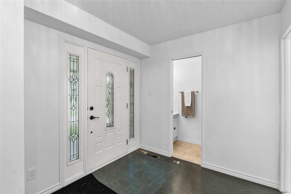 Living room - 15 Rochester Avenue, Winnipeg, MB R3T3V6 Photo 3