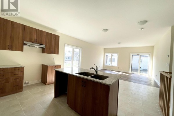 Great room - 15 Schortinghuis Street, Georgina, ON L0E1R0 Photo 3