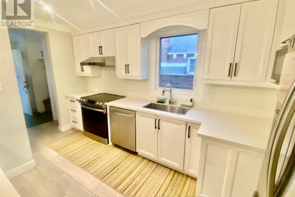 15 Shandara Crescent, Toronto, ON M1R1G1 Photo 5