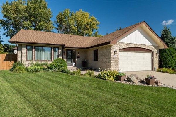15 Sheffley Court, Winnipeg