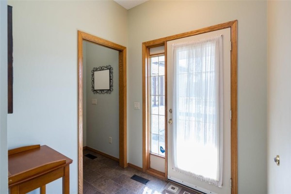 Eat in kitchen - 15 Sheffley Court, Winnipeg, MB R3P1S2 Photo 3