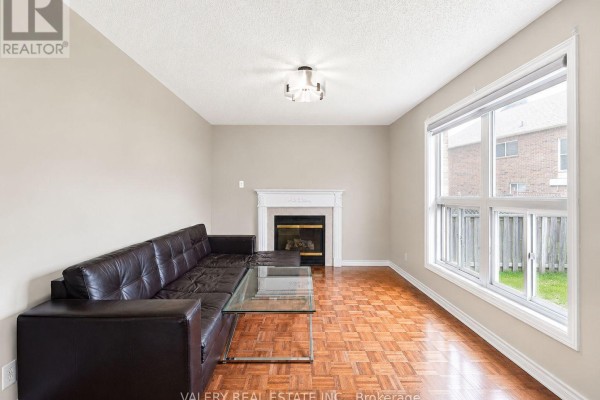 Family room - 15 Silktop Trail, Brampton, ON L6R2K4 Photo 5