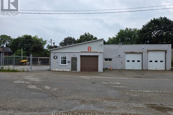 Commercial for rent at 15 Smith Avenue, Guelph, ON - MLS® FQFuwL