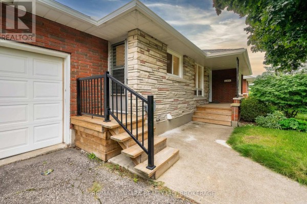 15 Springbank Drive, St  Catharines, ON, photo 2
