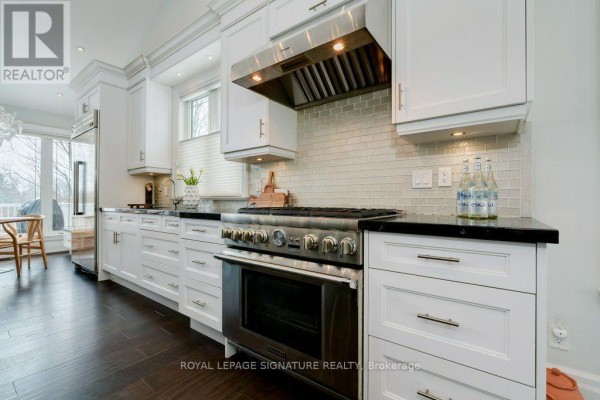 Kitchen - 15 Sulkara Court, Toronto, ON M4A2G8 Photo 3