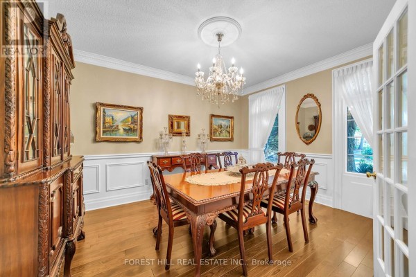 Dining room - 15 Theobalds Circle, Richmond Hill, ON L4C9C7 Photo 5