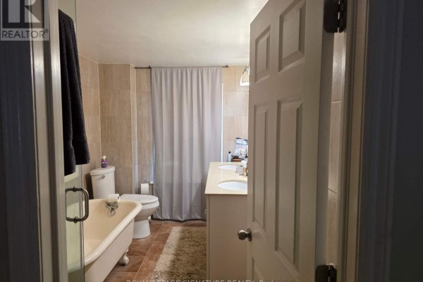 15 Twenty-ninth Street, Toronto, ON M8W3A9 Photo 5