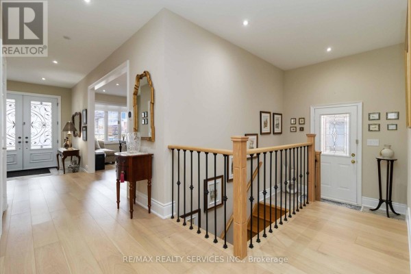 15 Valleystream Circle, Brampton, ON L6P2E2 Photo 5