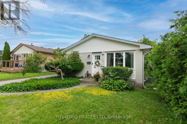 Primary Bedroom - 15 Villeneuve Crescent, London East, ON N5V1M7 Photo 3