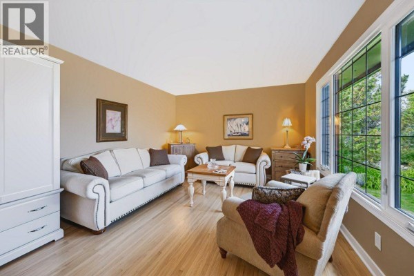 Dining room - 15 Wellington Place Sw, Calgary, AB T3C2C2 Photo 3