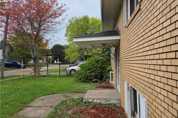 Kitchen - 15 Willett Street, Moncton, NB E1C8A2 Photo 5