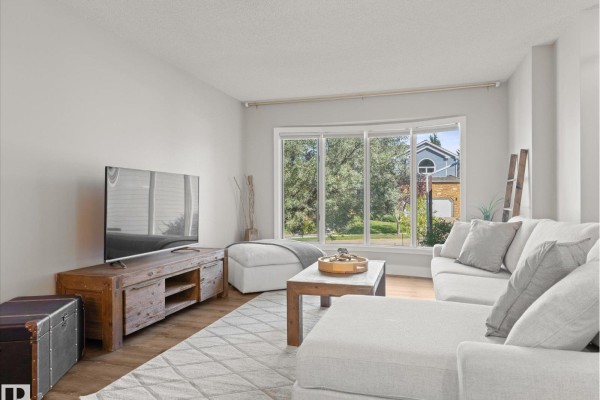 Family room - 15 Willoughby Dr, St  Albert, AB T8N4E5 Photo 4
