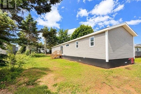 15 Wolfe Avenue, Cornwall, PE, photo 2