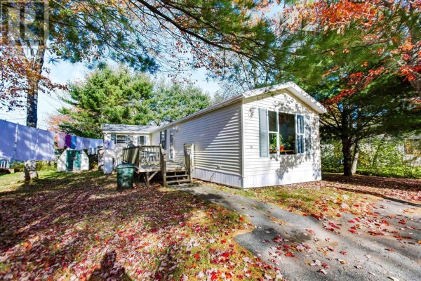 Eat in kitchen - 15 Woodlawn Drive, Amherst, NS B4H4K5 Photo 2