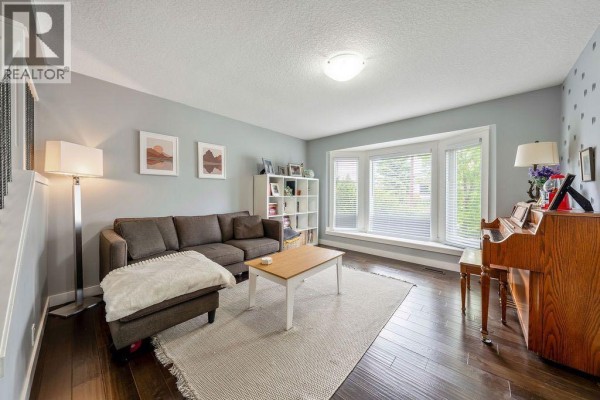 Dining room - 15 Woodmont Green Sw, Calgary, AB T2W4Z3 Photo 3