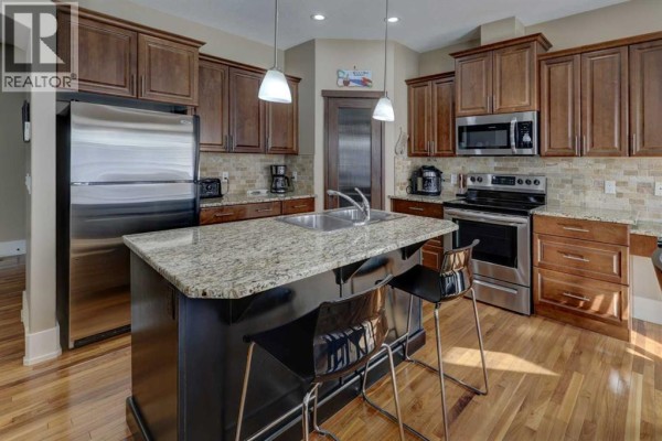 Kitchen - 150, 100 Coopers Common Sw, Airdrie, AB T4B3C8 Photo 4