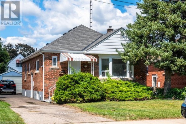150 Beland Avenue S, Hamilton, ON, photo 2