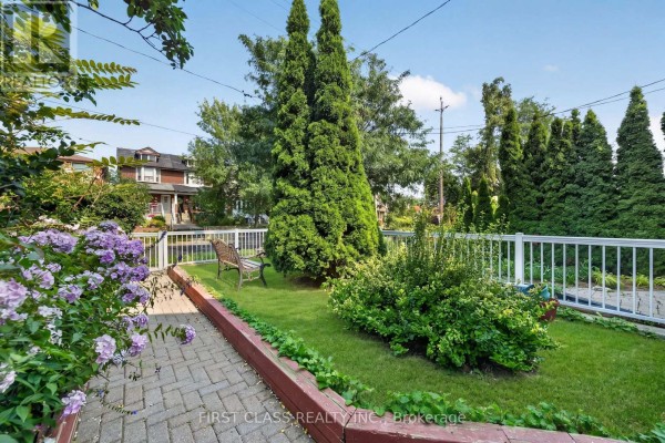 150 Caledonia Road, Toronto, ON, photo 2