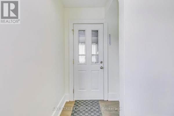 Living room - 150 Crosthwaite Avenue N, Hamilton, ON L8H4V5 Photo 2