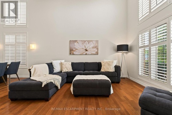 Living room - 150 Davidson Boulevard, Hamilton, ON L9H7N6 Photo 5