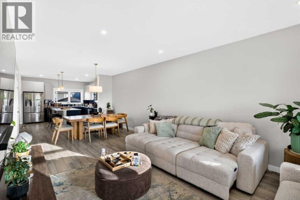 Living room - 150 Edith Green Nw, Calgary, AB T3R2B5 Photo 4