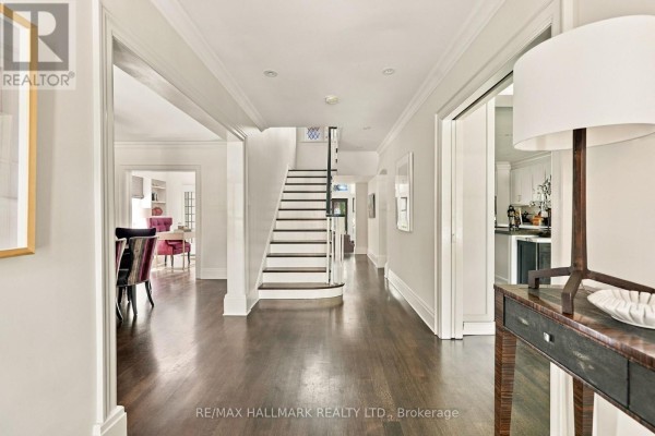 Eating area - 150 Glen Cedar Road, Toronto, ON M6C3G5 Photo 4