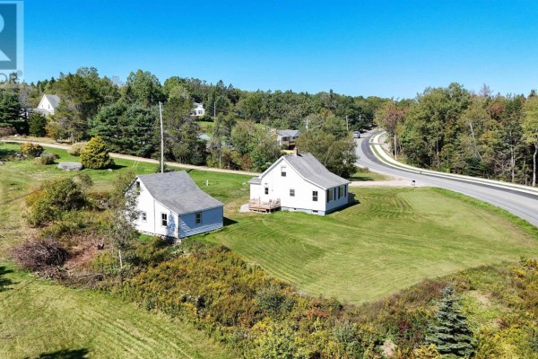 Porch - 150 Highway 329, Fox Point, NS B0J1T0 Photo 2