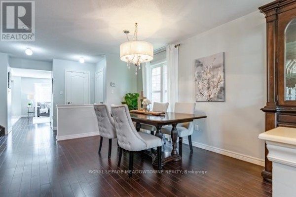 Living room - 150 Mccready Drive, Milton, ON L9T0V2 Photo 5