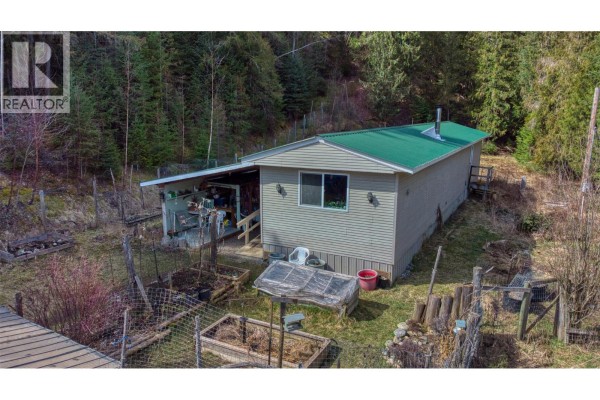 Bedroom - 150 North Fork Road, Cherryville, BC V0E2G0 Photo 2