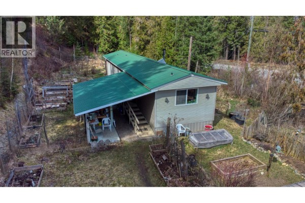 4pc Bathroom - 150 North Fork Road, Cherryville, BC V0E2G0 Photo 3