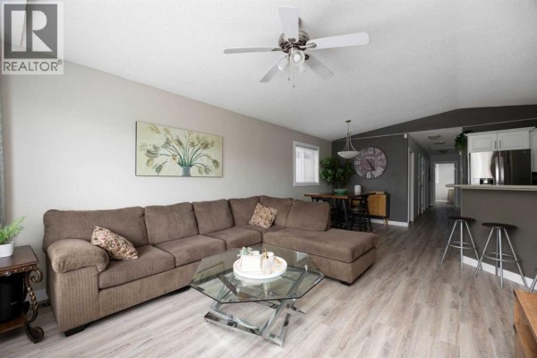 150 Pacific Crescent, Fort Mcmurray, AB, photo 3