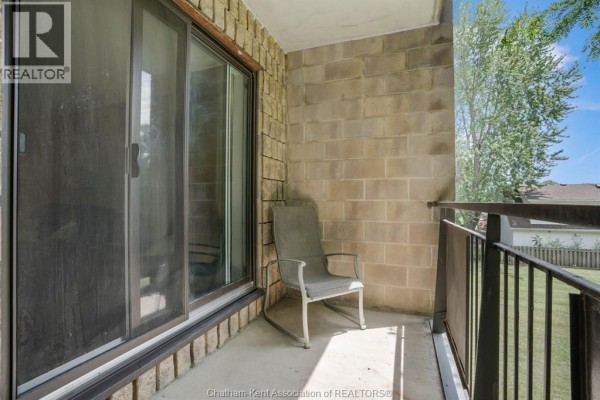Dining room - 150 Park Avenue East Unit# 211, Chatham, ON N7M3V6 Photo 5