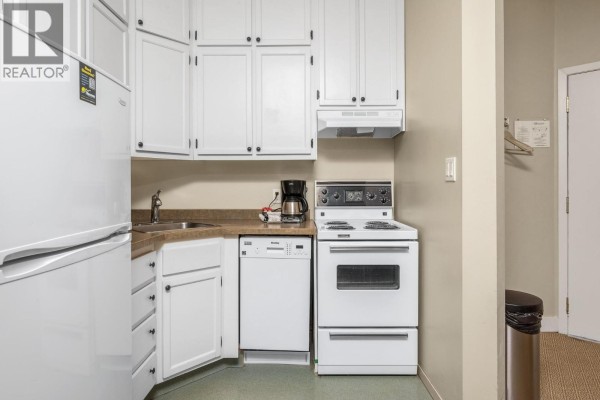 Kitchen - 150 Silver Lode Lane Unit# 433/434, Silver Star, BC V1B3M1 Photo 3