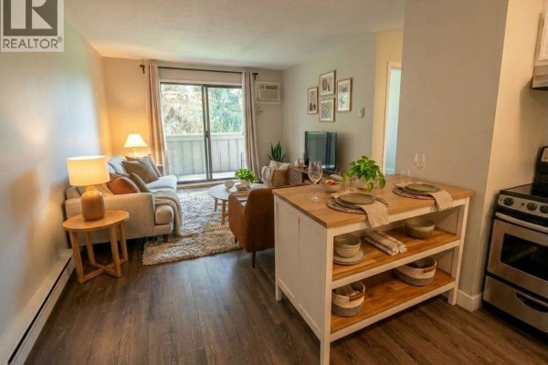Primary Bedroom - 150 Skaha Place Unit# 201, Penticton, BC V2A7K1 Photo 4