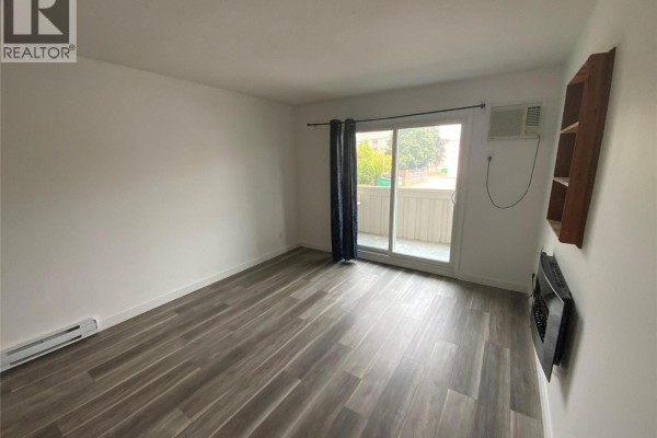 Primary Bedroom - 150 Skaha Place Unit# 207, Penticton, BC V2A7K1 Photo 4