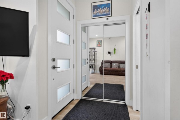 Family room - 15009 108 Av Nw, Edmonton, AB T5P1M1 Photo 4