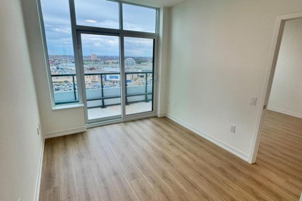 1501 - 2485 Eglinton Avenue W Avenue, Mississauga, ON L5M2T1 Photo 4