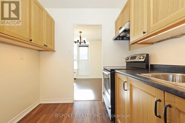 Primary Bedroom - 1501 - 65 Southport Street, Toronto, ON M6S3N6 Photo 4