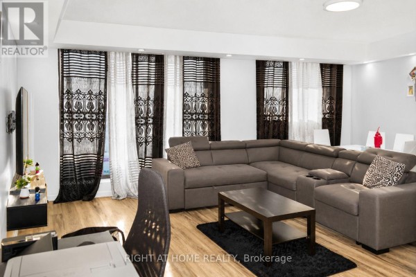 1501 - 757 Victoria Park Avenue, Toronto, ON, photo 2