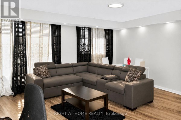 Living room - 1501 - 757 Victoria Park Avenue, Toronto, ON M4C5N8 Photo 4