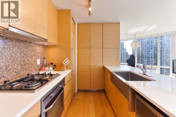 1501 565 Smithe Street, Vancouver, BC V6B0E4 Photo 5
