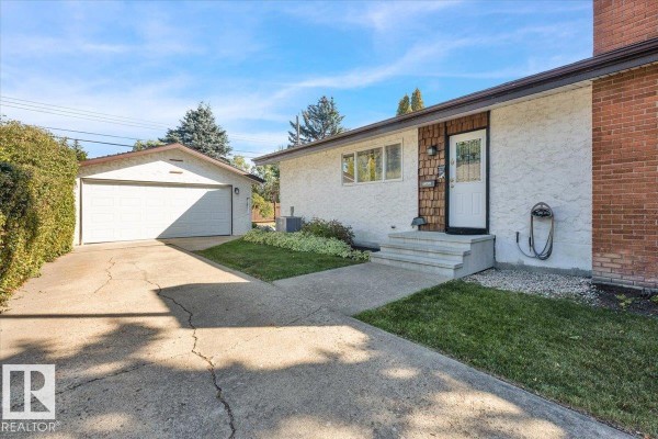 15012 77 Av Nw, Edmonton, AB T5R3B3 Photo 5