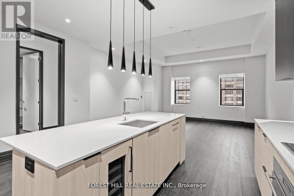 Kitchen - 1502 - 2 Avenue Road, Toronto, ON M5R0C6 Photo 3