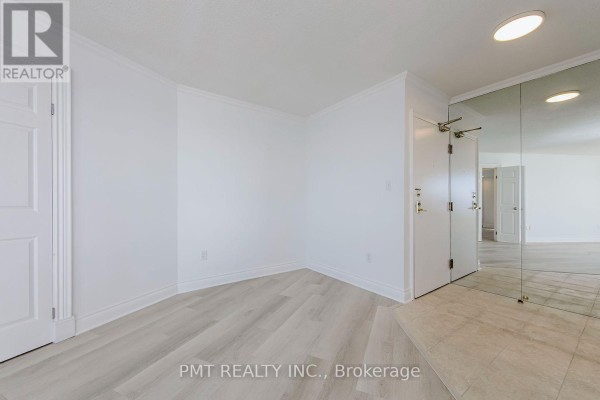 1502 - 270 Queens Quay W, Toronto, ON M5J2N4 Photo 2