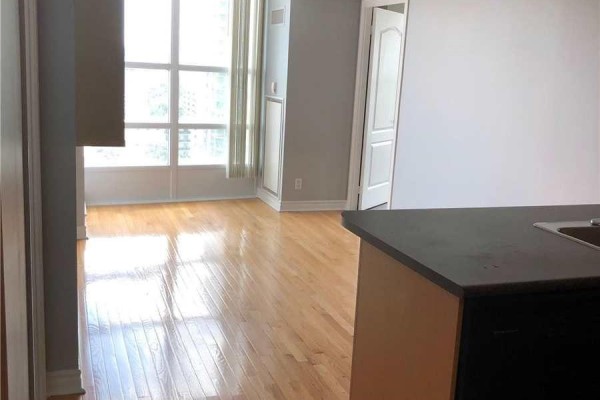 Living room - 1502 - 33 Elm Drive, Mississauga, ON L5B4L2 Photo 3