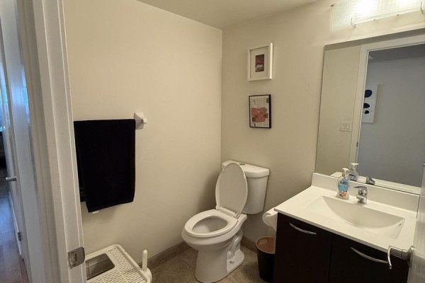 1502 - 38 Joe Shuster Way, Toronto, ON M6K0A5 Photo 5