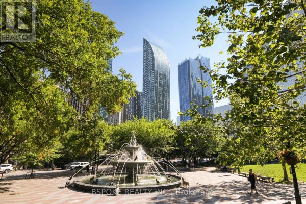1502 - 8 The Esplanade, Toronto, ON, photo 2