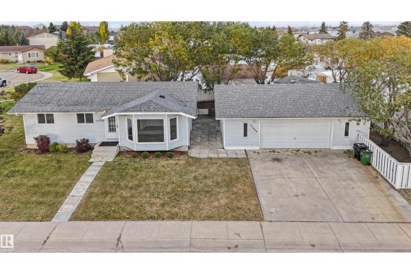 Primary Bedroom - 15024 22 St Nw, Edmonton, AB T5Y2A1 Photo 4