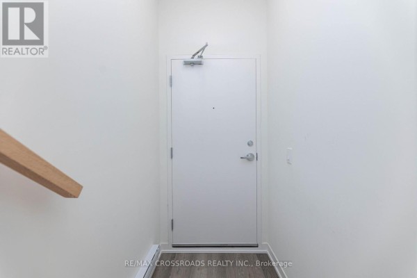 1503 - 11 David Eyer Road, Richmond Hill, ON L4S0N3 Photo 4